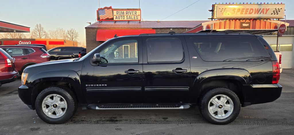 2011 Chevrolet Suburban Image 3
