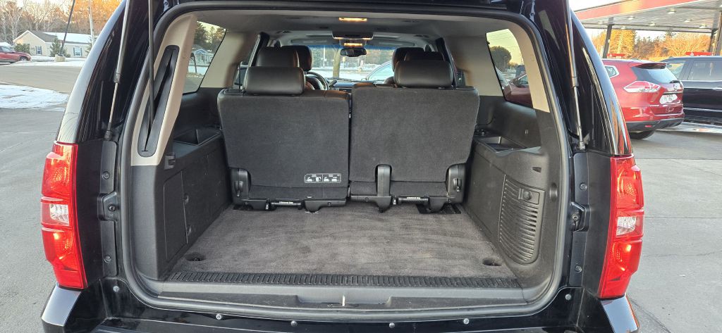 2011 Chevrolet Suburban Image 9