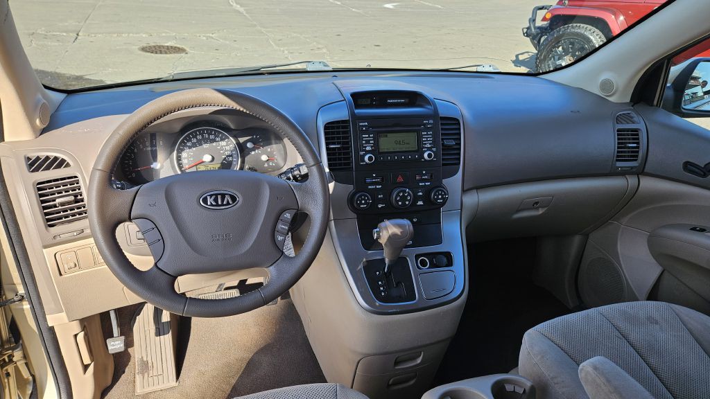 2009 Kia Sedona Image 8