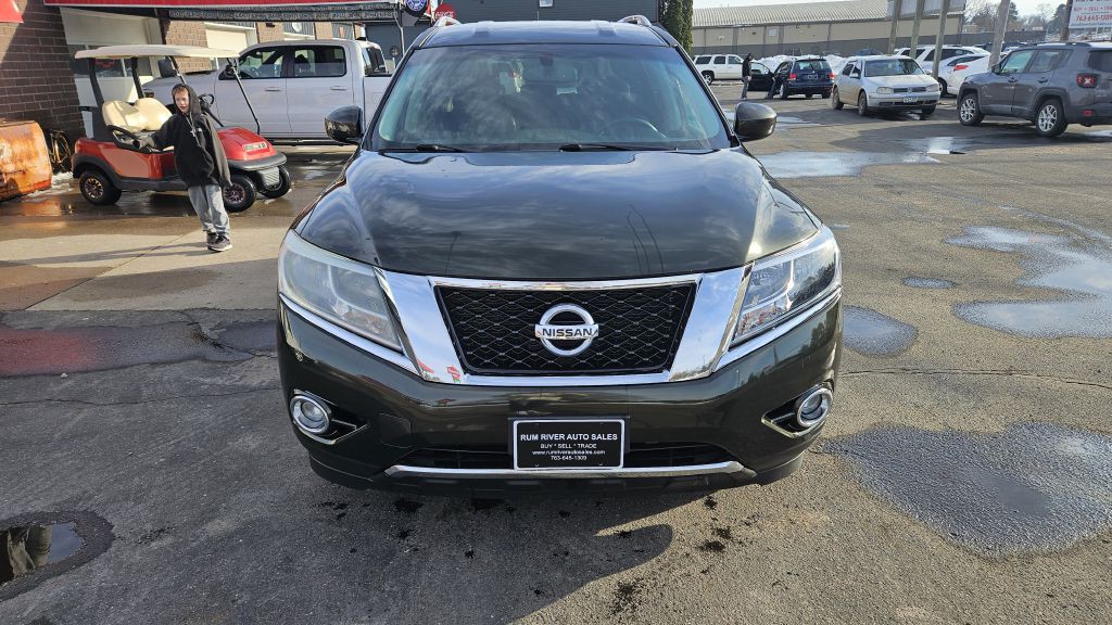 2015 Nissan Pathfinder Image 2