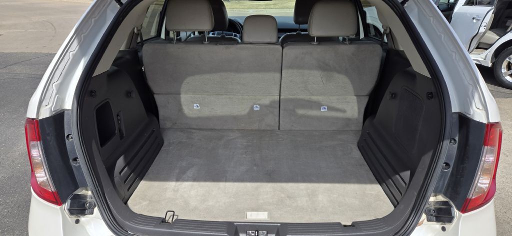 2011 Ford Edge Image 8