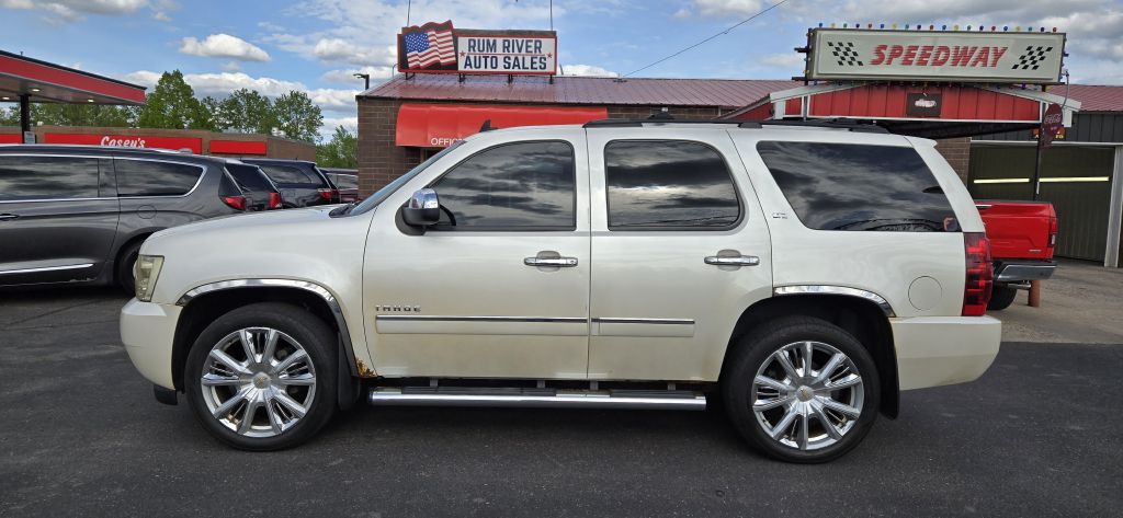 2011 Chevrolet Tahoe Image 3