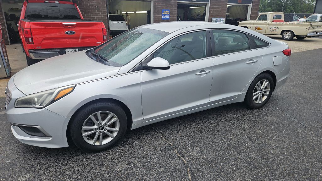 2017 Hyundai Sonata Image 1