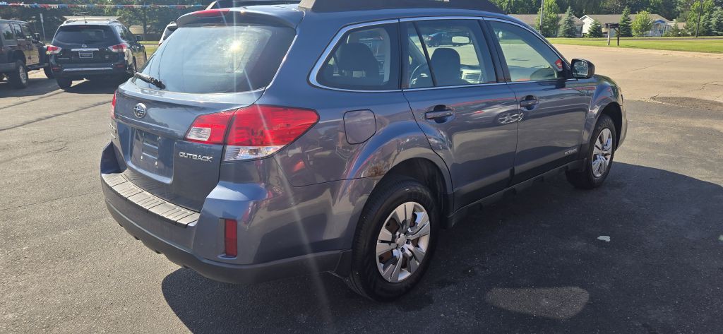 2013 Subaru Outback Image 2