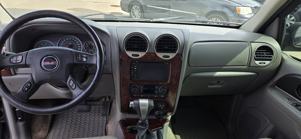 2007 GMC Envoy Image 6