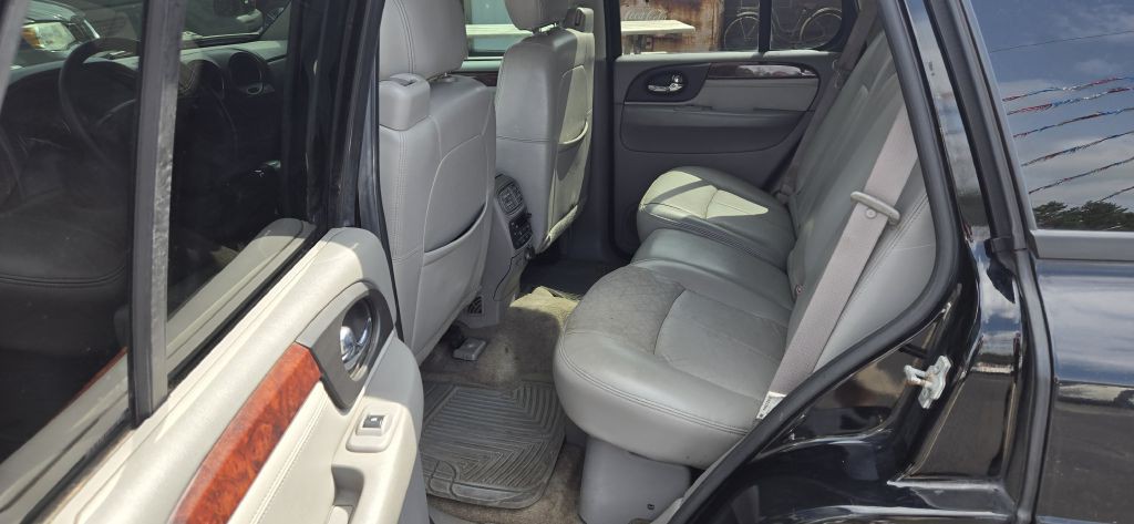2007 GMC Envoy Image 7