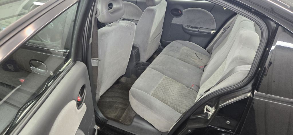2006 Saturn ION Image 5