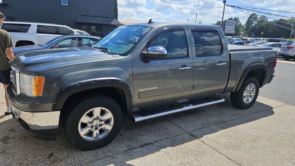 2011 GMC Sierra Image 3