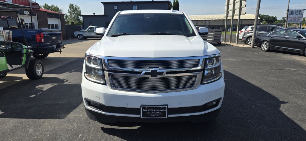 2015 Chevrolet Suburban Image 2
