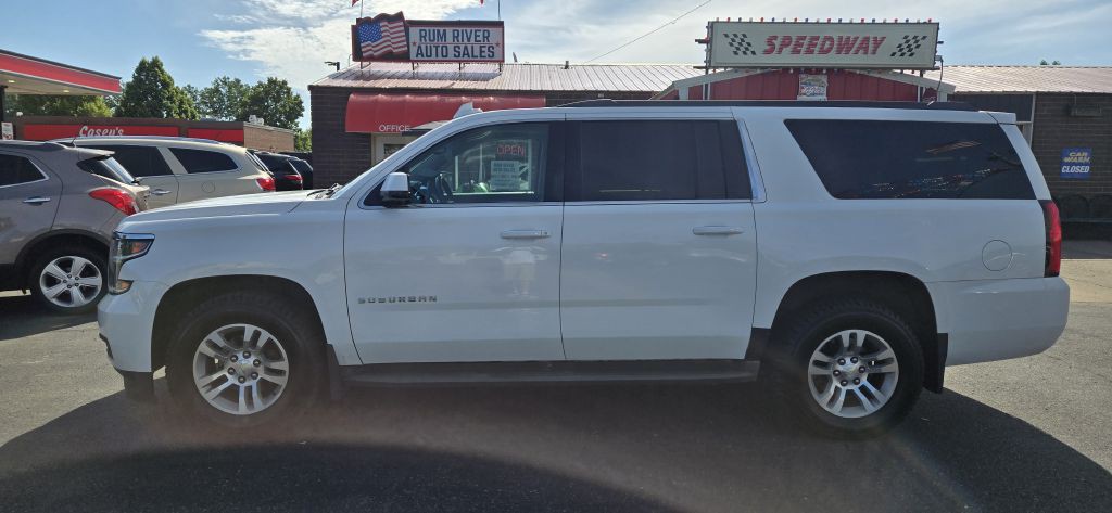2015 Chevrolet Suburban Image 3
