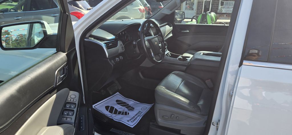2015 Chevrolet Suburban Image 5