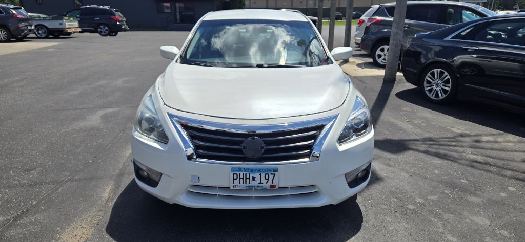 2014 Nissan Altima Image 2