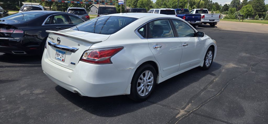 2014 Nissan Altima Image 4