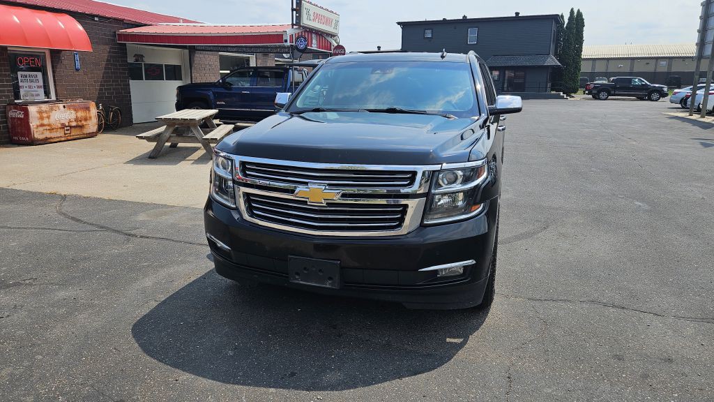 2015 Chevrolet Suburban Image 2