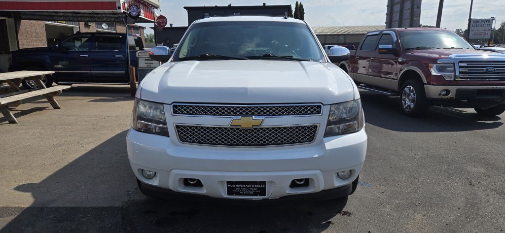 2013 Chevrolet Tahoe Image 2