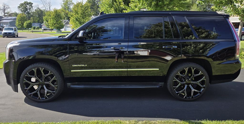 2017 GMC Yukon Image 3