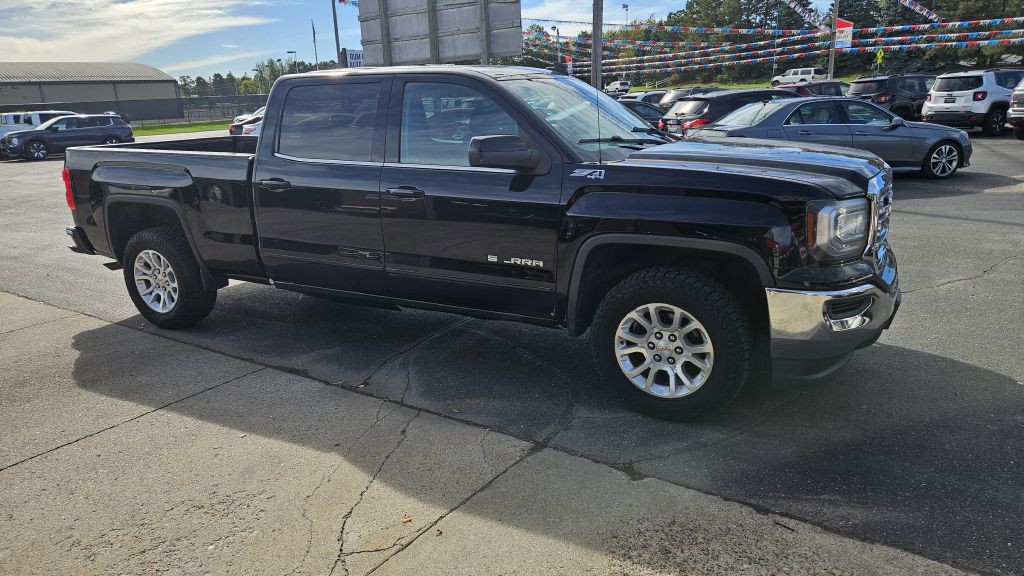 2017 GMC Sierra Image 2