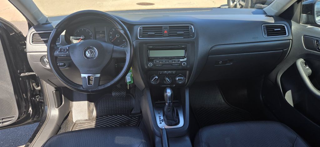 2011 Volkswagen Jetta Image 5
