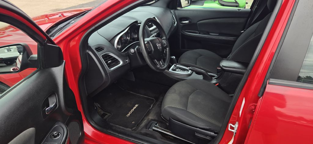 2012 Dodge Avenger Image 4