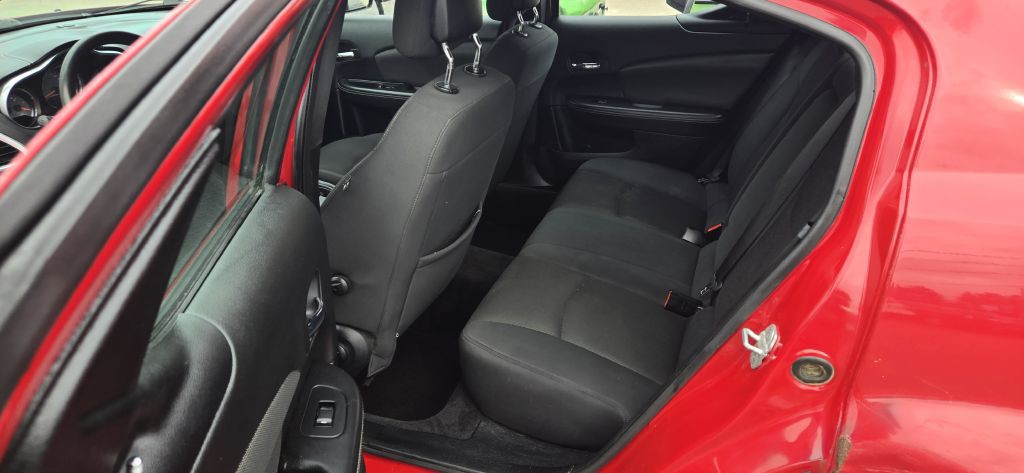 2012 Dodge Avenger Image 7