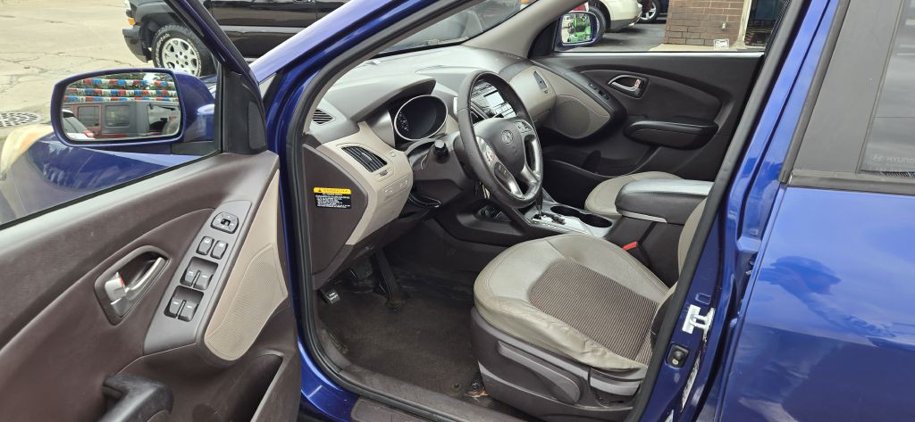 2011 Hyundai Tucson Image 6