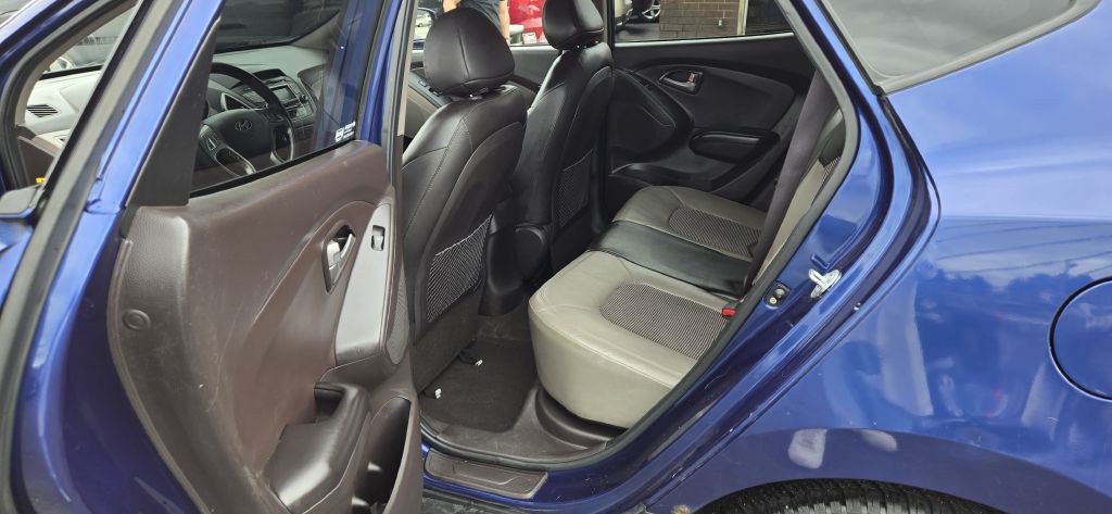 2011 Hyundai Tucson Image 7