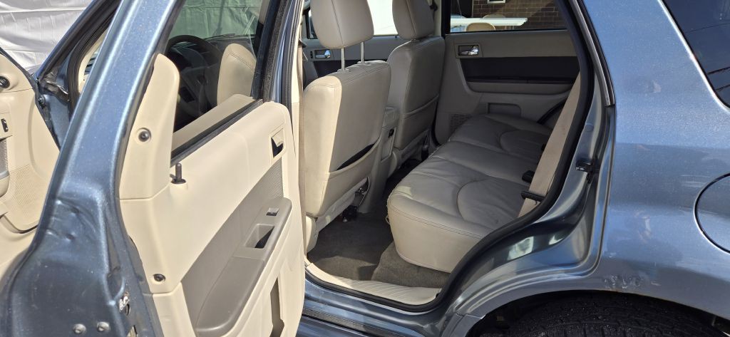 2010 Mercury Mariner Image 7