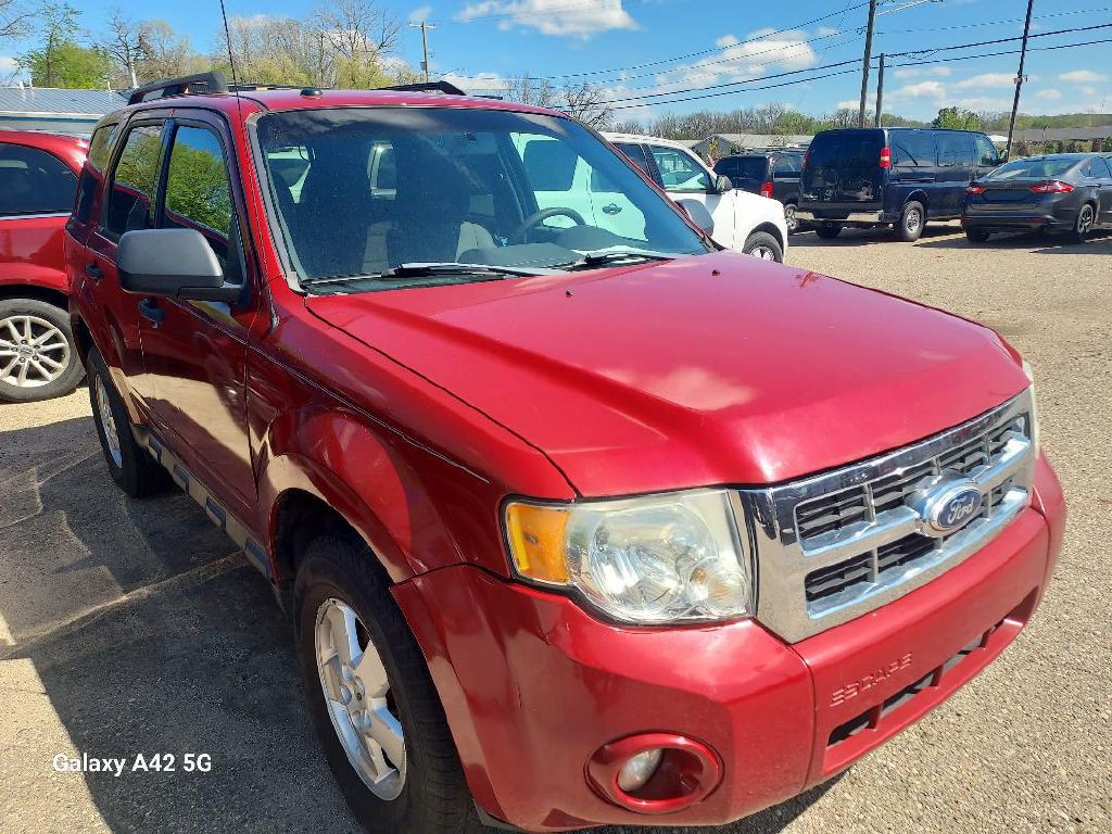 2011 Ford Escape Image 2