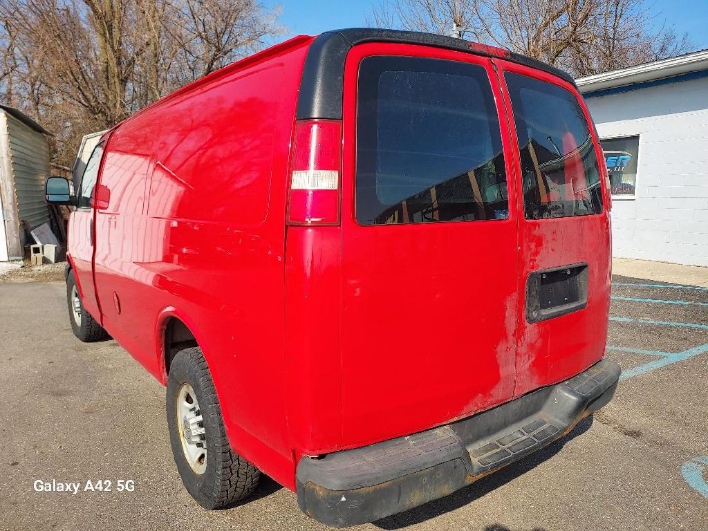 2013 Chevrolet Express Image 3