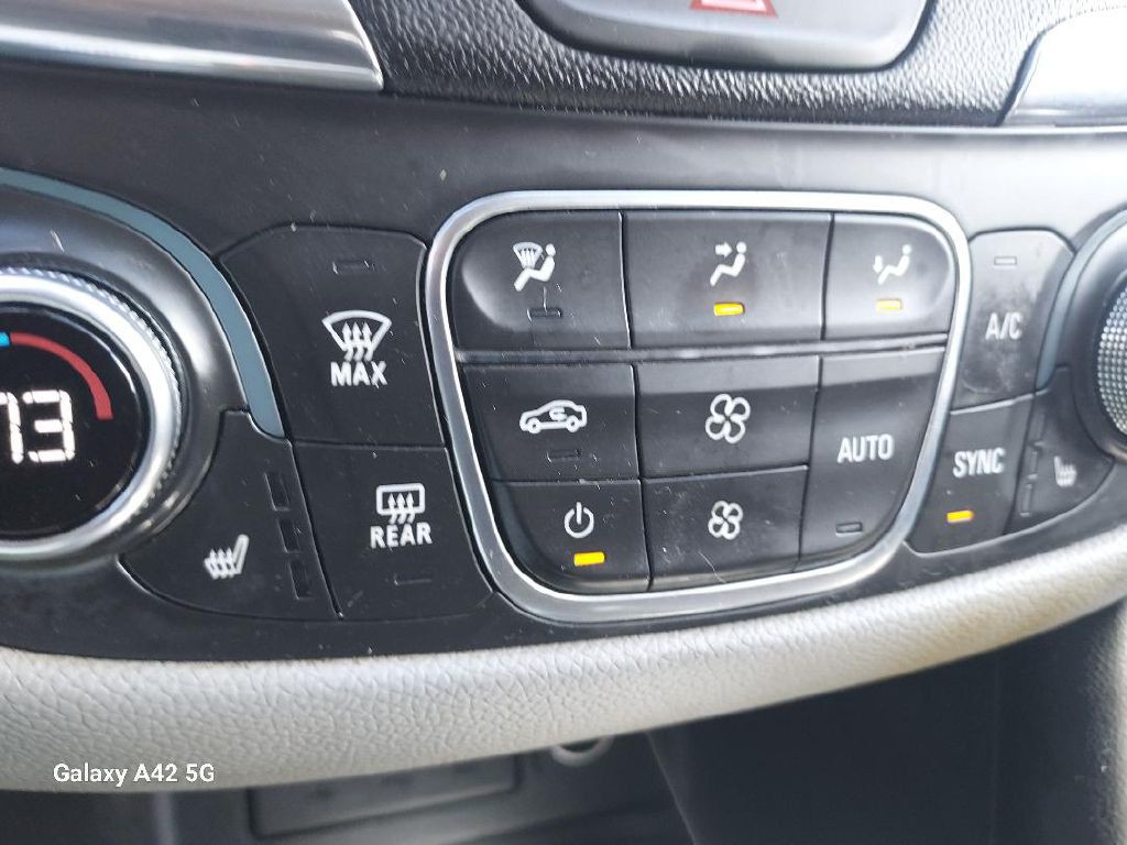 2020 Chevrolet Equinox Image 12