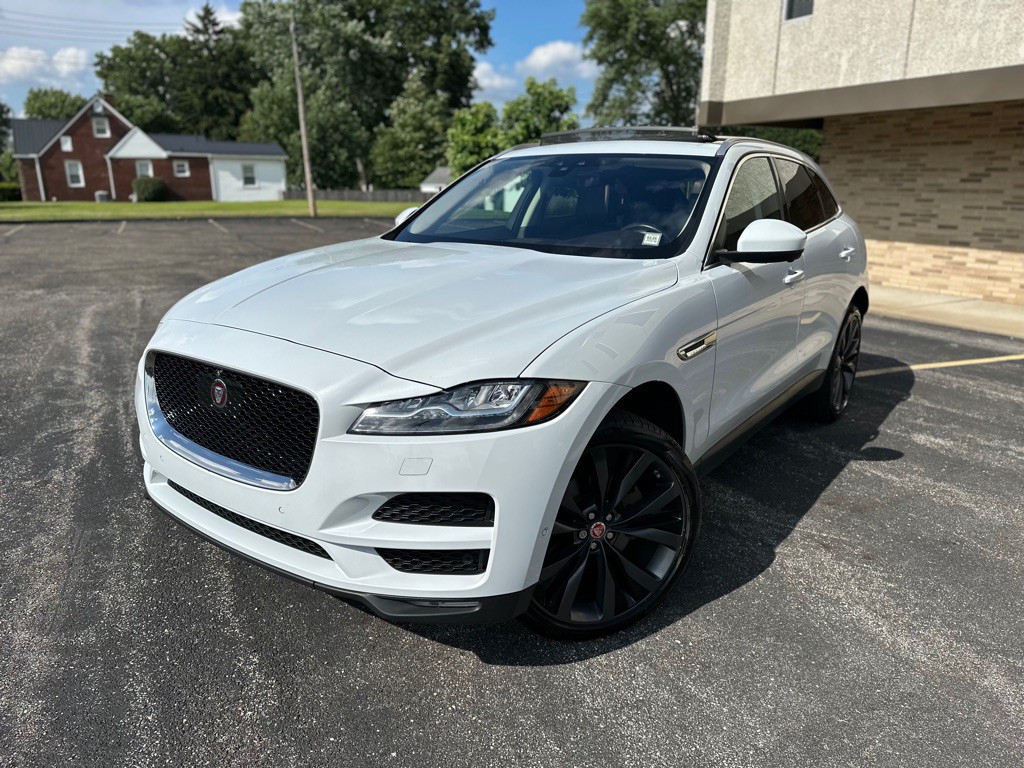 2019 Jaguar F-PACE Image 4