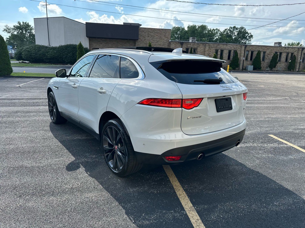 2019 Jaguar F-PACE Image 7