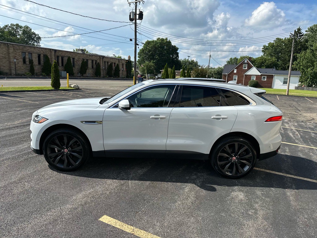 2019 Jaguar F-PACE Image 8