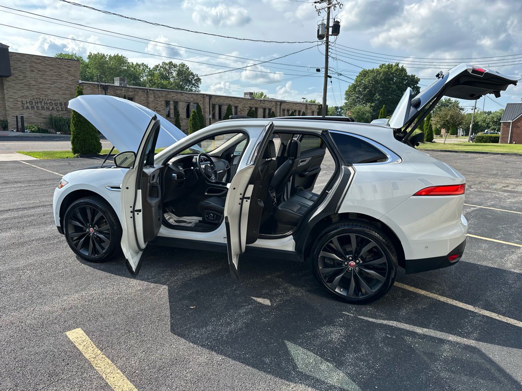 2019 Jaguar F-PACE Image 27
