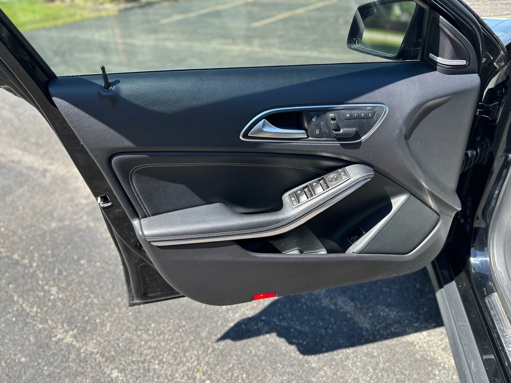 2015 Mercedes-Benz GLA-Class Image 12