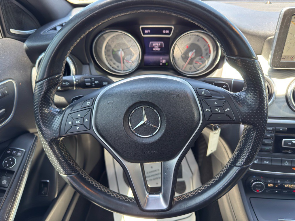 2015 Mercedes-Benz GLA-Class Image 26