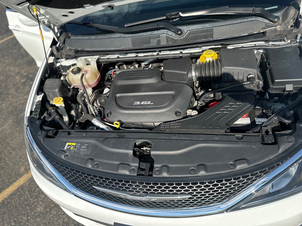 2017 Chrysler Pacifica Image 22
