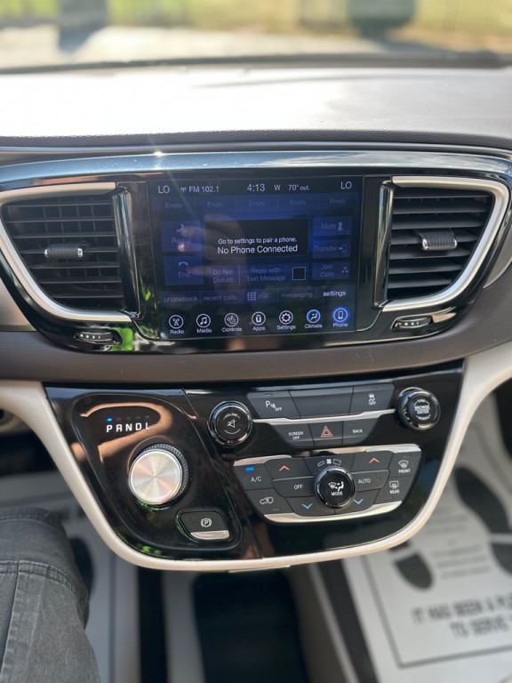 2017 Chrysler Pacifica Image 27