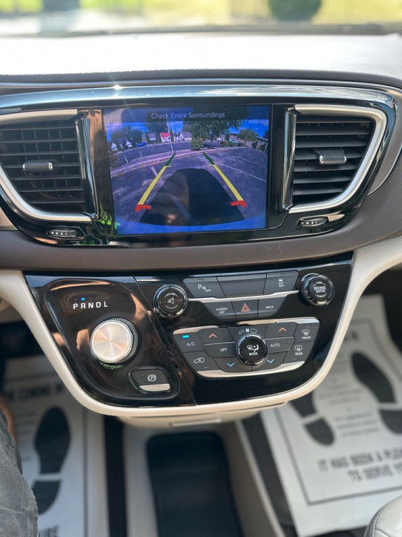 2017 Chrysler Pacifica Image 31