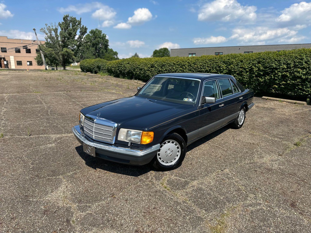 1988 Mercedes-Benz 420-Class Image 2