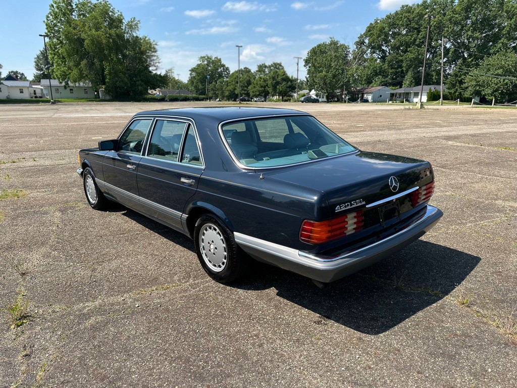 1988 Mercedes-Benz 420-Class Image 9