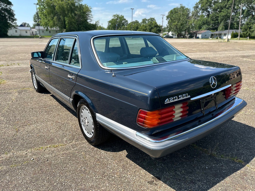 1988 Mercedes-Benz 420-Class Image 10
