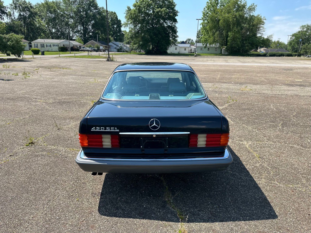 1988 Mercedes-Benz 420-Class Image 11