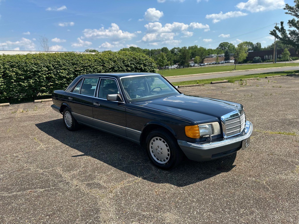 1988 Mercedes-Benz 420-Class Image 14