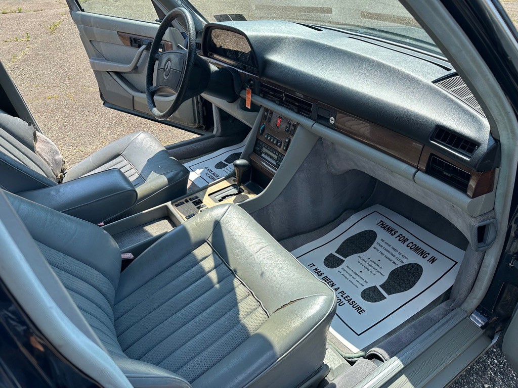 1988 Mercedes-Benz 420-Class Image 21