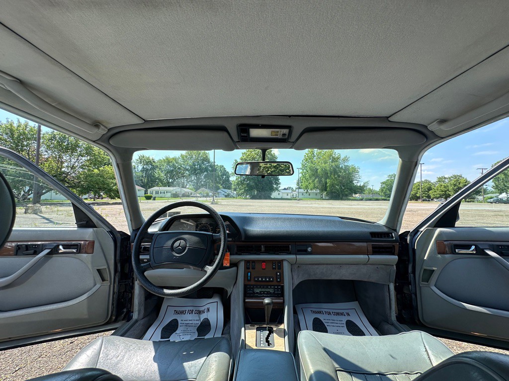1988 Mercedes-Benz 420-Class Image 22