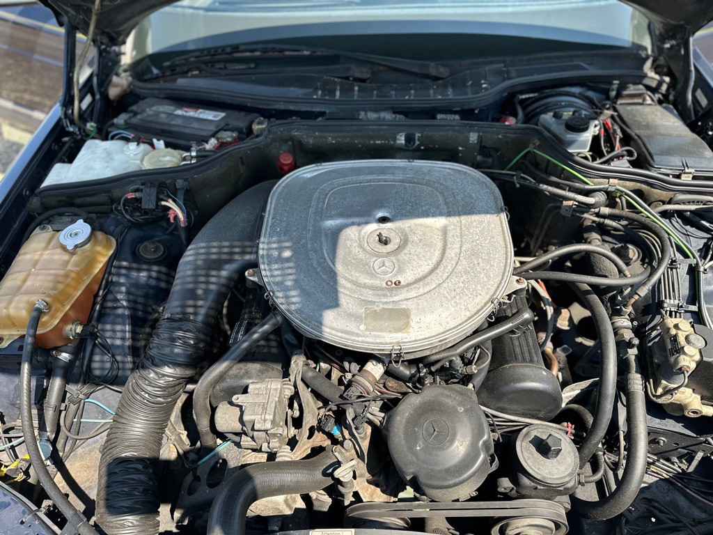 1988 Mercedes-Benz 420-Class Image 23