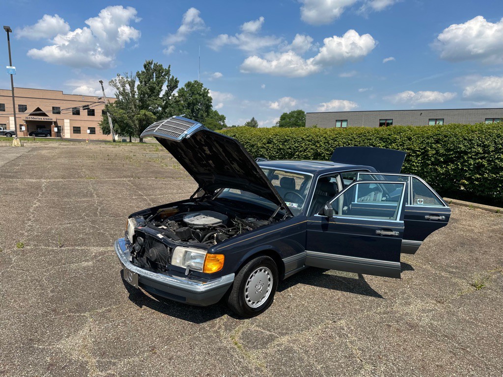 1988 Mercedes-Benz 420-Class Image 25