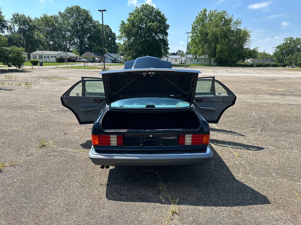 1988 Mercedes-Benz 420-Class Image 27