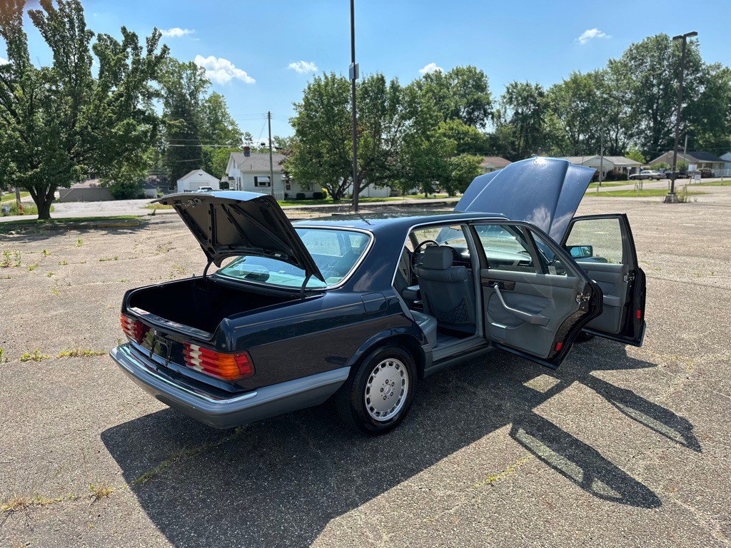 1988 Mercedes-Benz 420-Class Image 28
